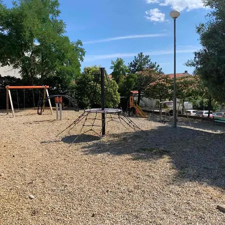 Blue View アパート